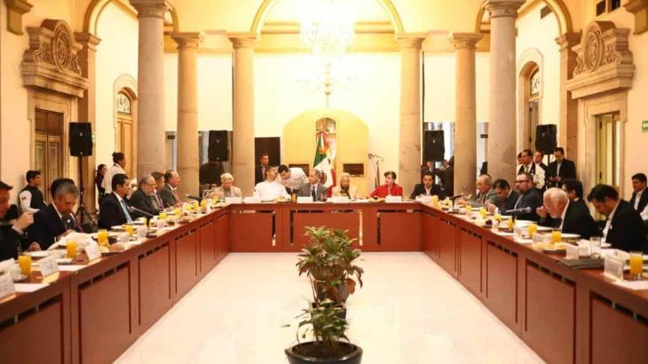 Acuerdan gobierno de México e industria farmacéutica garantizar suministro de medicamentos Acuerdan gobierno de México e industria farmacéutica garantizar suministro de medicamentos