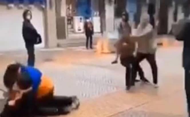 Protagonizan japoneses pelea por cubrebocas en la ciudad de Isesaki Protagonizan japoneses pelea por cubrebocas en la ciudad de Isesaki