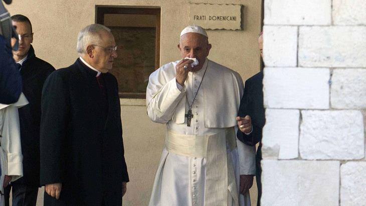 Cancela el Papa Francisco su participación en un retiro espiritual por resfriado que padece Cancela el Papa Francisco su participación en un retiro espiritual por resfriado que padece