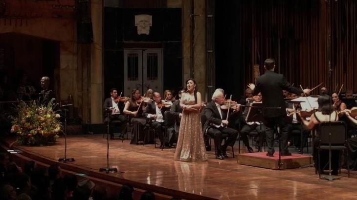 La soprano mexicana Denis Vélez Luna triunfa en Nueva York La soprano mexicana Denis Vélez Luna triunfa en Nueva York
