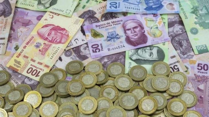 Se hunde el peso más de 4 por ciento; el dólar supera los 23 pesos Se hunde el peso más de 4 por ciento; el dólar supera los 23 pesos
