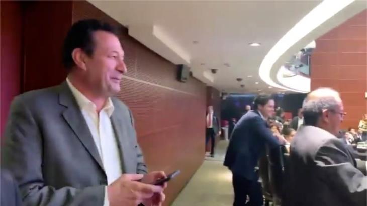 Con la presencia del perredista JM Fócil el Senado logra quorum para sesionar; lo ovacionan diciéndole ¡Gobernador! Con la presencia del perredista JM Fócil el Senado logra quorum para sesionar; lo ovacionan diciéndole ¡Gobernador!