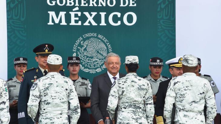 Ofrece López Obrador buenos sueldos y prestaciones a elementos de la Guardia Nacional Ofrece López Obrador buenos sueldos y prestaciones a elementos de la Guardia Nacional