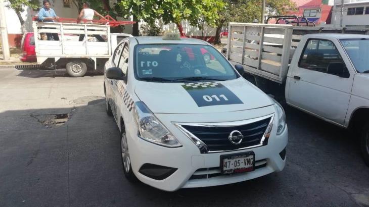 Localizan en Infonavit-Atasta radio taxi con reporte de robo Localizan en Infonavit-Atasta radio taxi con reporte de robo