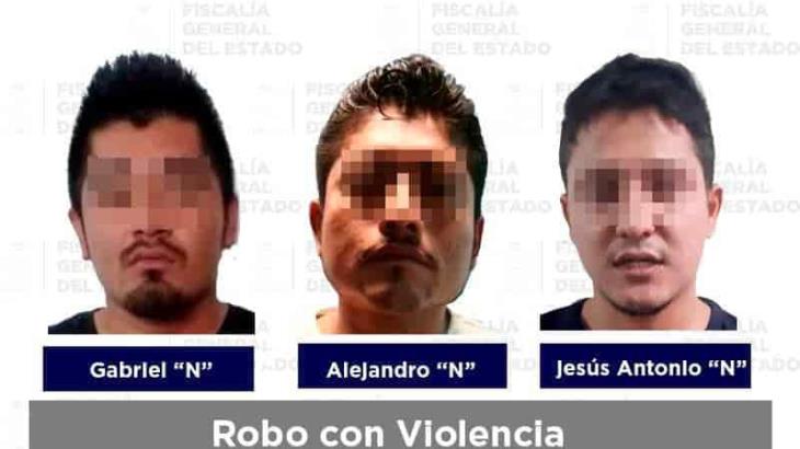 Detienen a tres probables implicados en robos con violencia Detienen a tres probables implicados en robos con violencia
