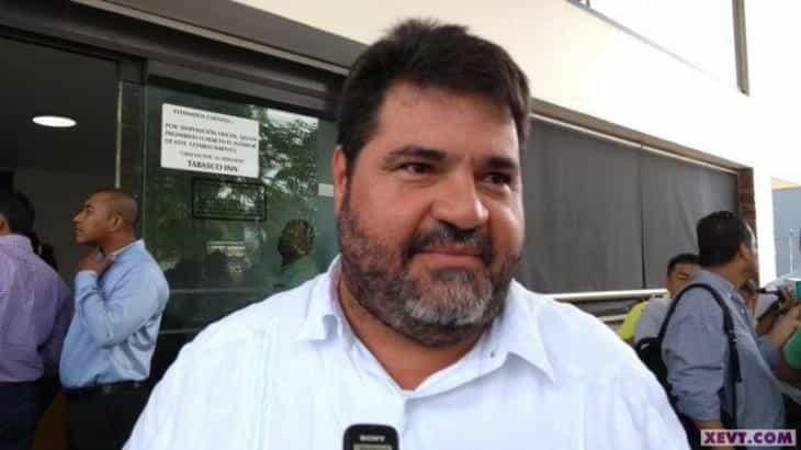 Dan alta al ex alcalde de Comalcalco Héctor Peralta Grappin, tras el atentado en su contra Dan alta al ex alcalde de Comalcalco Héctor Peralta Grappin, tras el atentado en su contra