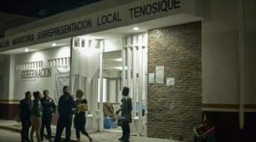 Se mantienen internados en Villahermosa 3 migrantes con quemaduras graves tras motín en Tenosique