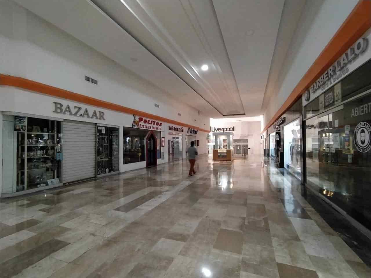 Amanecen plazas cerradas en Villahermosa tras decreto del