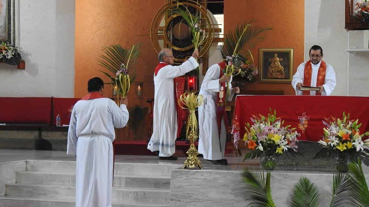 En misa de Domingo de ramos, llama Iglesia Católica a entregar a Dios