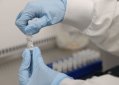 Gran Bretaña podría aplicar vacuna de AstraZeneca-Oxford, después de Navidad