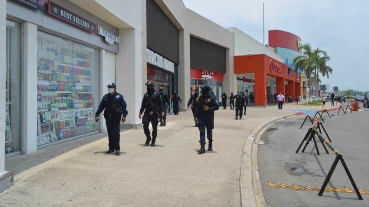 Mantienen policías exhortos a ciudadanos a cumplir el "Quédate en casa" Mantienen policías exhortos a ciudadanos a cumplir el "Quédate en casa"