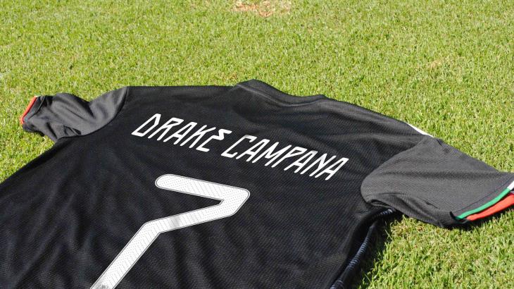 ´El Tri´ ya decidió: es Drake Campana; le regalan jersey ´El Tri´ ya decidió: es Drake Campana; le regalan jersey