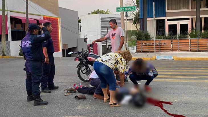 Grave motociclista atropellado ayer en Paseo Tabasco; el responsable huyó del lugar Grave motociclista atropellado ayer en Paseo Tabasco; el responsable huyó del lugar