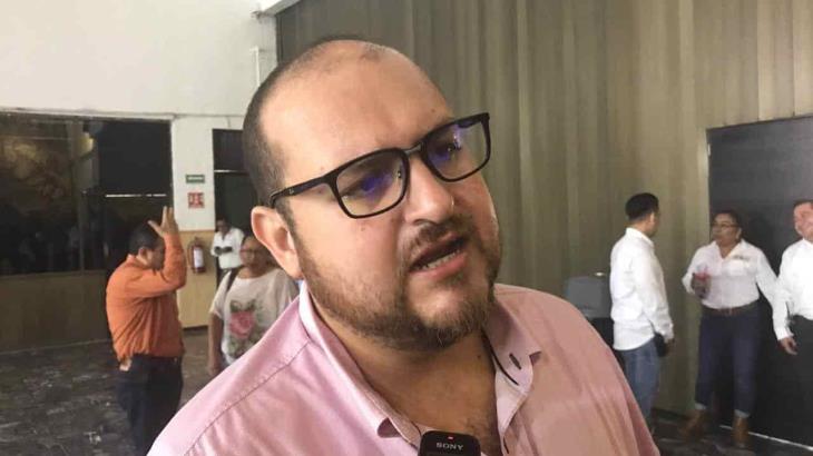 Alcaldes deben apegarse a la ley y no agarrar como rehén al Cabildo: Braulio Escalante Alcaldes deben apegarse a la ley y no agarrar como rehén al Cabildo: Braulio Escalante