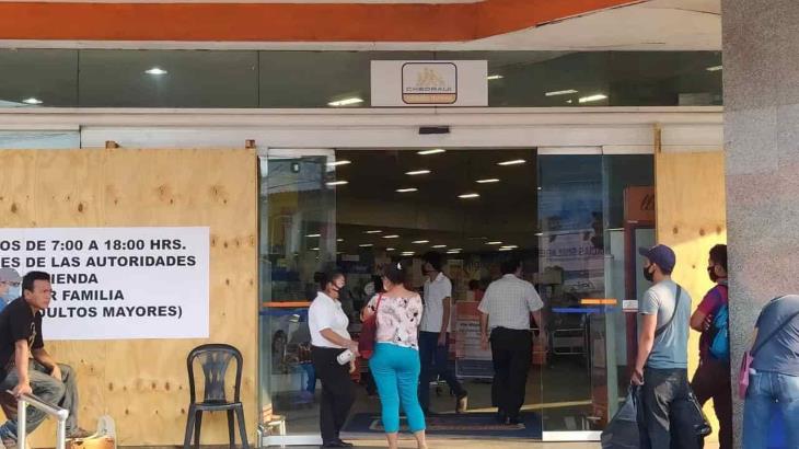 Reducción de actividad comercial no ayuda a reducción de contagios de COVID-19, asegura cúpula empresarial Reducción de actividad comercial no ayuda a reducción de contagios de COVID-19, asegura cúpula empresarial