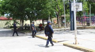 Recorren policías parques y lugares públicos para evitar aglomeramiento de personas