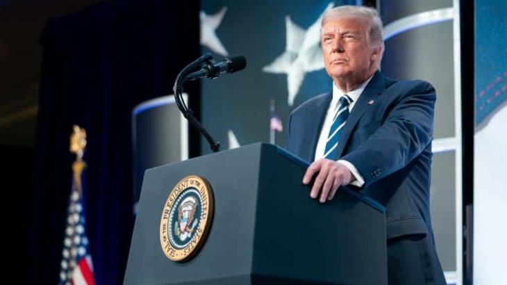 Trump critica a la viuda de Steve Jobs Trump critica a la viuda de Steve Jobs