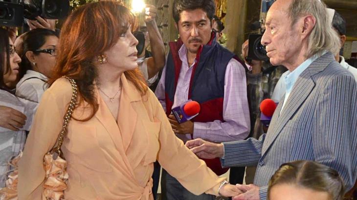 Así despide Verónica Castro a El Loco Valdés, padre de su hijo Así despide Verónica Castro a El Loco Valdés, padre de su hijo