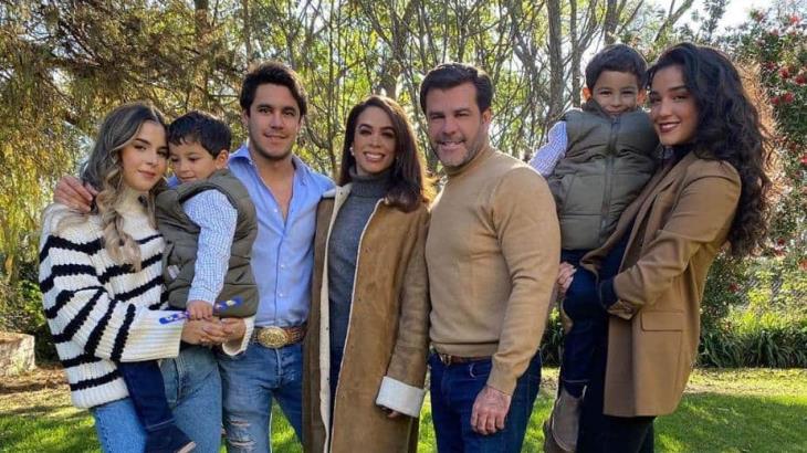 Al estilo Derbez... anuncia la tabasqueña Biby Gaytán que tendrán reality familiar Al estilo Derbez... anuncia la tabasqueña Biby Gaytán que tendrán reality familiar