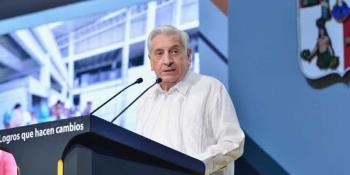 Coincide AMLO con Mike Pompeo en garantizar inversión extranjera en el sector energético