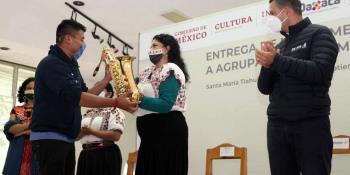 Entrega CECAMMIXE instrumentos musicales a 10 bandas oaxaqueñas que preservan el Patrimonio Cultural a través de su arte