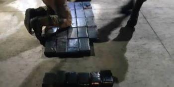Sedena asegura a 4 personas que transportaban 60 kilogramos de posible cocaína en Tamaulipas