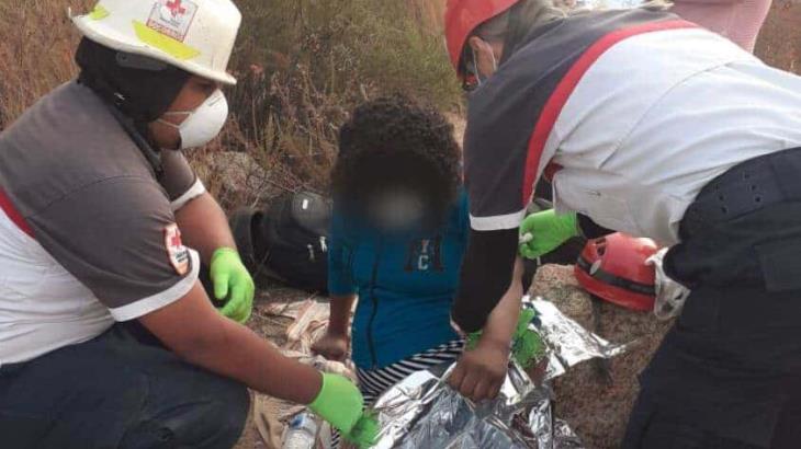 Rescatan a tres migrantes con hipotermia en Tecate, cerca de la frontera con Estados Unidos Rescatan a tres migrantes con hipotermia en Tecate, cerca de la frontera con Estados Unidos