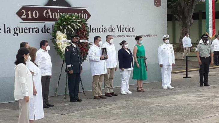 Reconocen a personal médico de Tabasco por dar la batalla contra el Covid-19 Reconocen a personal médico de Tabasco por dar la batalla contra el Covid-19