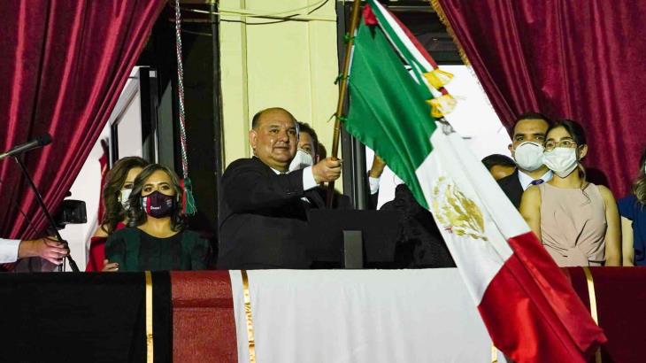 Vitorea alcalde de San Luis Río Colorado a López Obrador en Grito de Independencia Vitorea alcalde de San Luis Río Colorado a López Obrador en Grito de Independencia