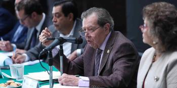 Lavamanos provisional es usado como bote de basura afuera de Tianguis Campesino