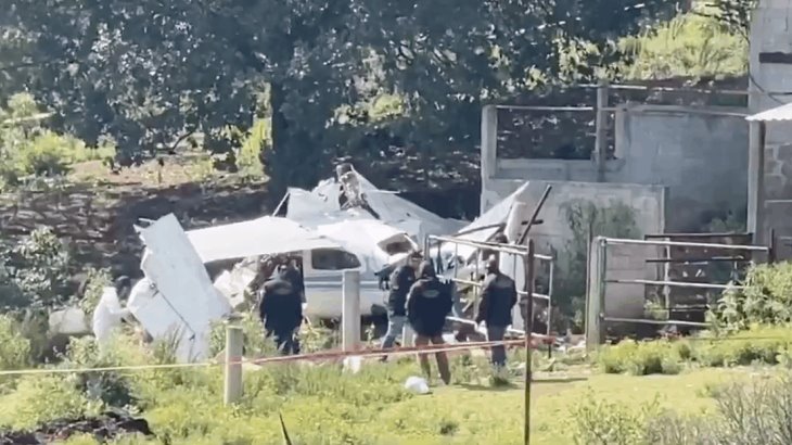 Cae avioneta en Amealco, Querétaro; iba cargada de droga Cae avioneta en Amealco, Querétaro; iba cargada de droga