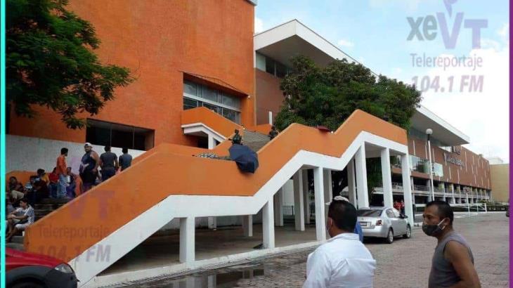 Instalan mesa de atención de Telecomm en el Centro de Convenciones Tabasco 2000 para cobro de damnificados del municipio de Centro Instalan mesa de atención de Telecomm en el Centro de Convenciones Tabasco 2000 para cobro de damnificados del municipio de Centro
