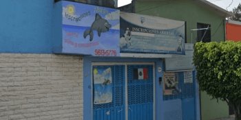 Pernoctan damnificados afuera del Centro de Convenciones; quieren ser los primeros en recibir apoyo
