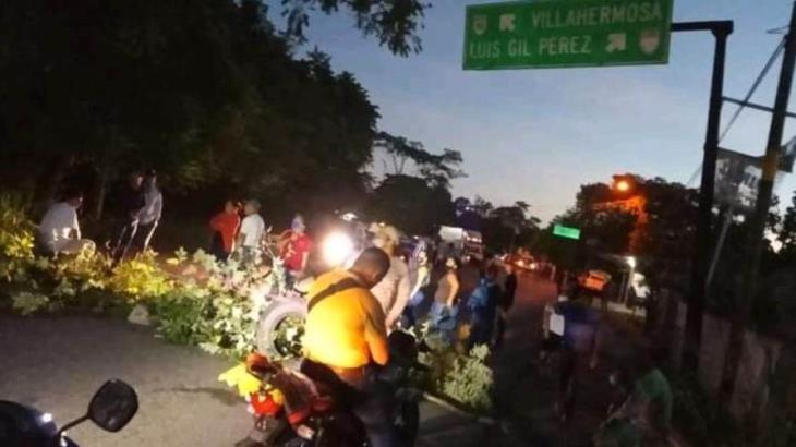 Bloquean diez puntos de Tabasco Bloquean diez puntos de Tabasco