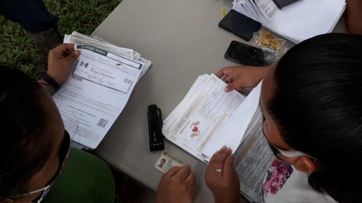 Instalan módulos de atención del Bienestar en La Choca para afectados de Nacajuca Instalan módulos de atención del Bienestar en La Choca para afectados de Nacajuca