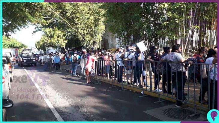 Amplían atención en el Centro de Convenciones para pago de apoyos a beneficiarios de zona conurbada de Nacajuca Amplían atención en el Centro de Convenciones para pago de apoyos a beneficiarios de zona conurbada de Nacajuca