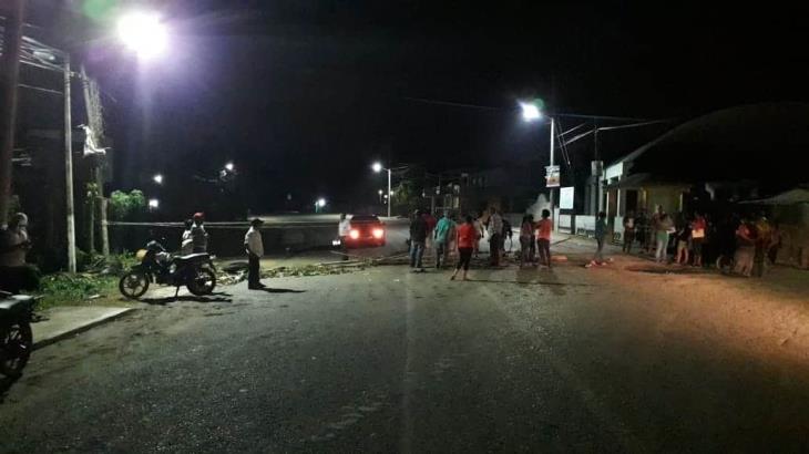 Cierra viernes con 27 bloqueos por reclamos de afectaciones por inundaciones Cierra viernes con 27 bloqueos por reclamos de afectaciones por inundaciones