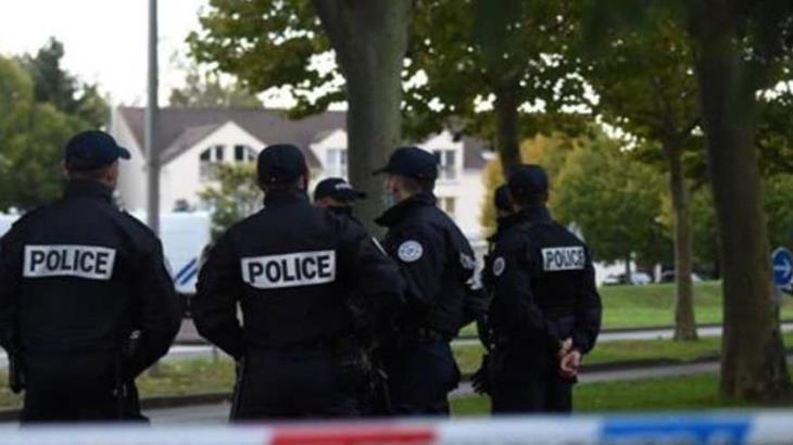 Detiene la policía de París a sujeto que decapitó a un profesor Detiene la policía de París a sujeto que decapitó a un profesor