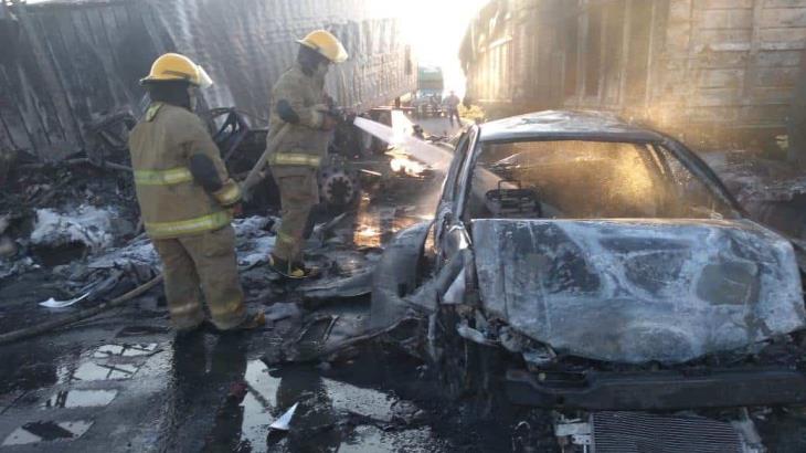 Chocan 2 tráilers y un auto en la carretera Cárdenas-Coatzacoalcos Chocan 2 tráilers y un auto en la carretera Cárdenas-Coatzacoalcos