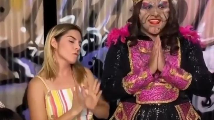 Karla Panini abre la herida... recrea escena de las niñas peleando en pleno pastel Karla Panini abre la herida... recrea escena de las niñas peleando en pleno pastel