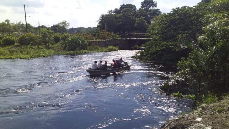 Cae persona al río en Jalpa de Méndez; hasta anoche, no aparecía su cuerpo Cae persona al río en Jalpa de Méndez; hasta anoche, no aparecía su cuerpo