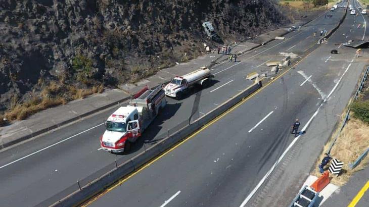 Explota pipa en autopista Tepic-Guadalajara; reportan 14 muertos Explota pipa en autopista Tepic-Guadalajara; reportan 14 muertos