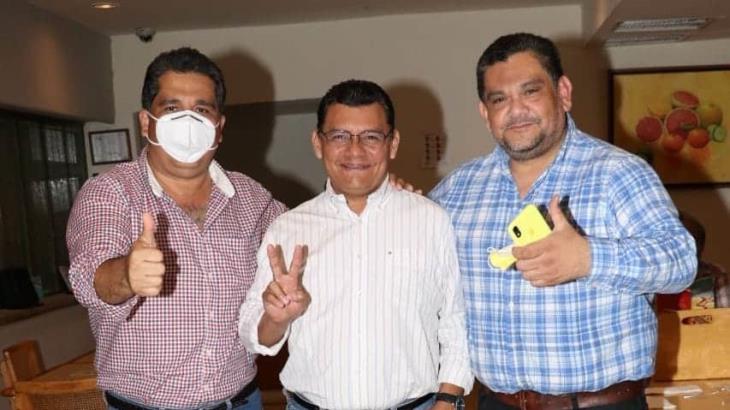 "Respaldan" PRD y PAN que PRI encabece alianza electoral en Centro, asegura Dagoberto Lara "Respaldan" PRD y PAN que PRI encabece alianza electoral en Centro, asegura Dagoberto Lara