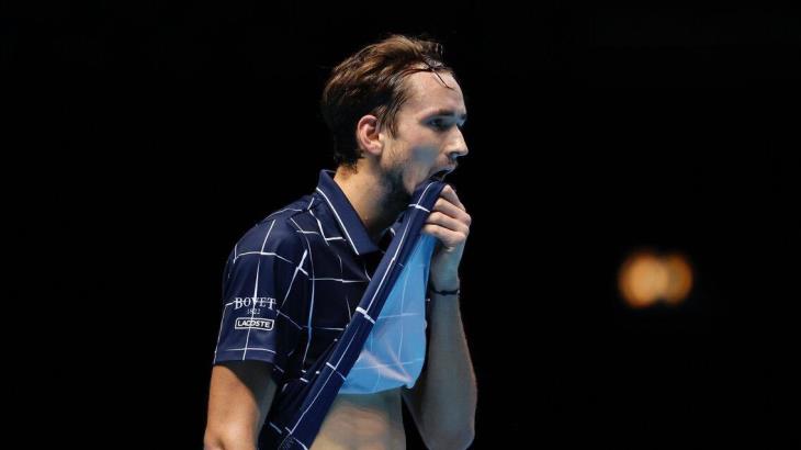 Medvédev derrota a Djokovic en el Torneo de Maestros Medvédev derrota a Djokovic en el Torneo de Maestros
