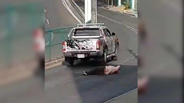 Automovilista choca y después atropella a mujer para no pagar daños en CDMX Automovilista choca y después atropella a mujer para no pagar daños en CDMX