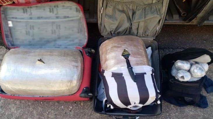 Detiene GN a dos personas que transportaban 43 kilos de marihuana y 5 kilos de hachís, en Oaxaca Detiene GN a dos personas que transportaban 43 kilos de marihuana y 5 kilos de hachís, en Oaxaca
