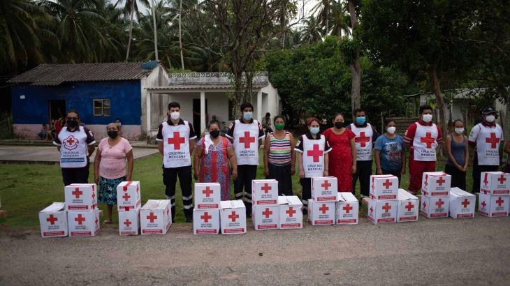 Ha entregado Cruz Roja 3 mil 700 despensas y kits de limpieza e higiene por inundaciones en Tabasco Ha entregado Cruz Roja 3 mil 700 despensas y kits de limpieza e higiene por inundaciones en Tabasco