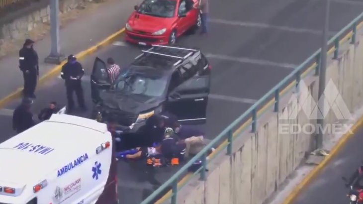 Atropellan a asaltantes que despojaron a cuentahabiente en Naucalpan, Estado de México Atropellan a asaltantes que despojaron a cuentahabiente en Naucalpan, Estado de México