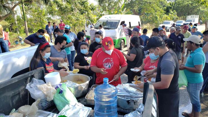 Se suman restauranteros y comerciantes de Tamulté de las Sabanas para llevar ayuda humanitaria a zonas afectadas Se suman restauranteros y comerciantes de Tamulté de las Sabanas para llevar ayuda humanitaria a zonas afectadas