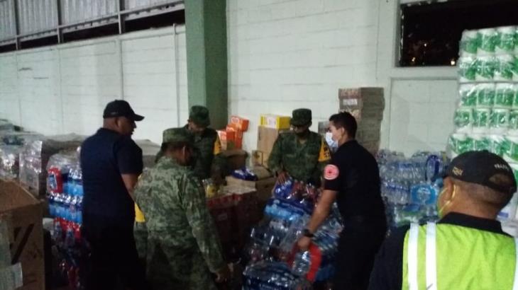 Donan habitantes y alcaldía de Iztacalco en CDMX seis toneladas de víveres a damnificados de Tabasco Donan habitantes y alcaldía de Iztacalco en CDMX seis toneladas de víveres a damnificados de Tabasco